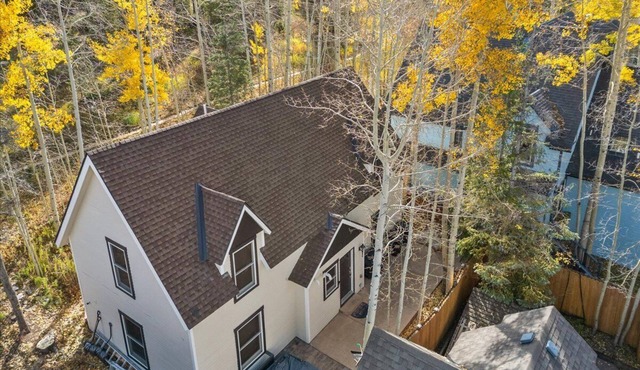 Historic District 4 BR Home, New Hot Tub, 3 Blks to Main Street, .4 m to Lifts