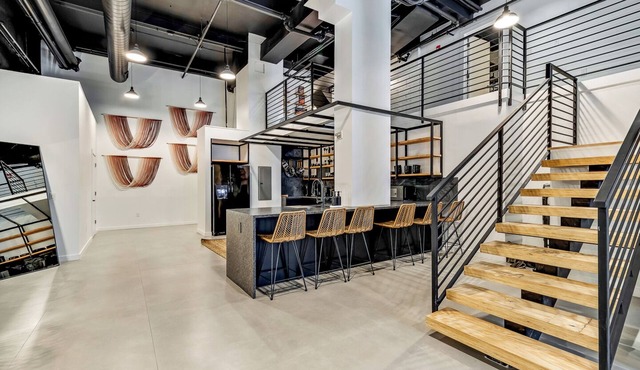 Historic District Loft! Garage Parking! Sleeps 13n