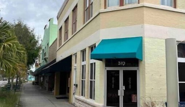 Historic down town Titusville apt A . Private no host!