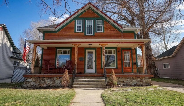 Historic downtown, 2-units