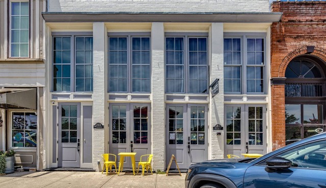 Historic Downtown Hutto Townhome - Modern Comfort Meets Small-Town Charm