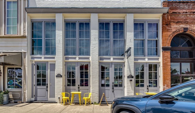 Historic Downtown Hutto Townhome - Modern Comfort Meets Small-Town Charm