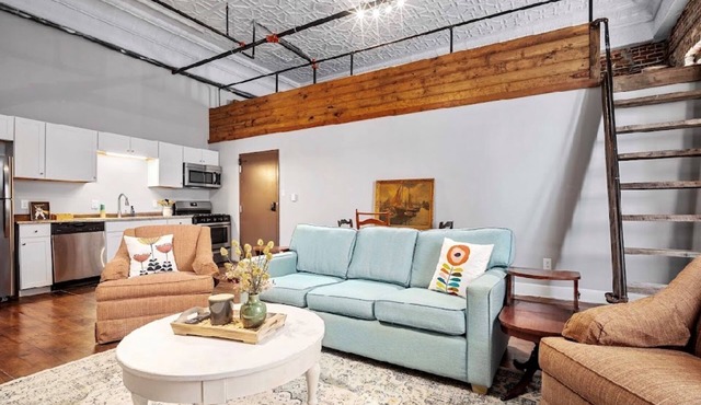 Historic Downtown Mobile Apartment