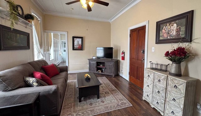 Historic Downtown Nauvoo | Temple Walk & Parking