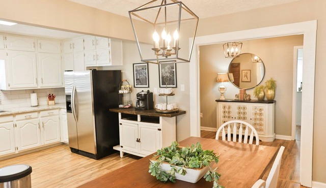 Historic Downtown Oxford 3BR/2BA w/King