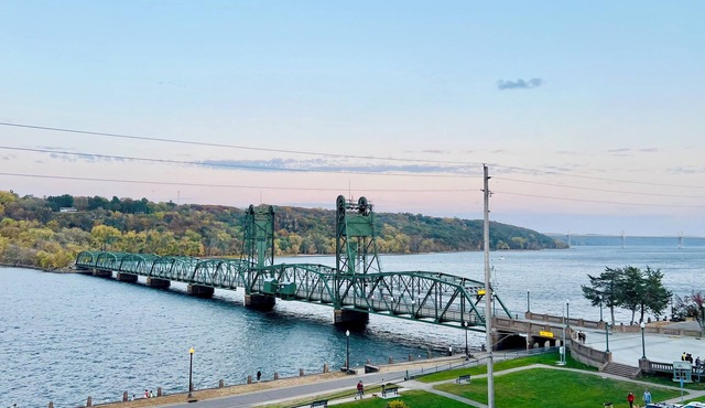 Historic Downtown Stillwater Getaway - Charm of Churchill