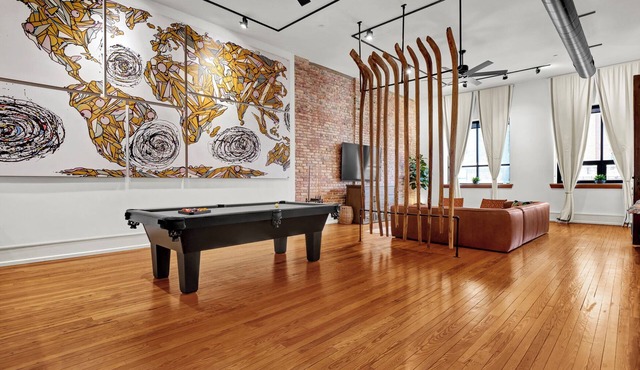 Historic Downtown Wilmington 6BR/4BA Luxury Penthouse | Sleeps 20