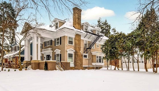 Historic East Ave Studio~Walkable~Central4