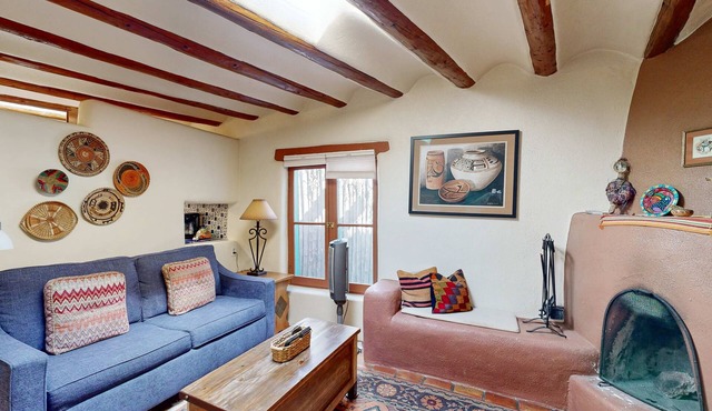 Historic Eastside Adobe Casita w/Garden Patio - 2 Blocks to Downtown