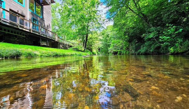 Historic Epperly Mill on Dodd Creek-1 mile from Floyd with 1 acre serene setting