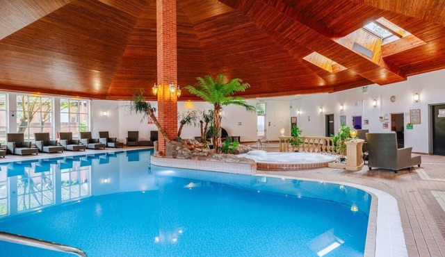 Historic Escape with Pool, Spa, Sauna Facility & Waterfront Modern Comforts