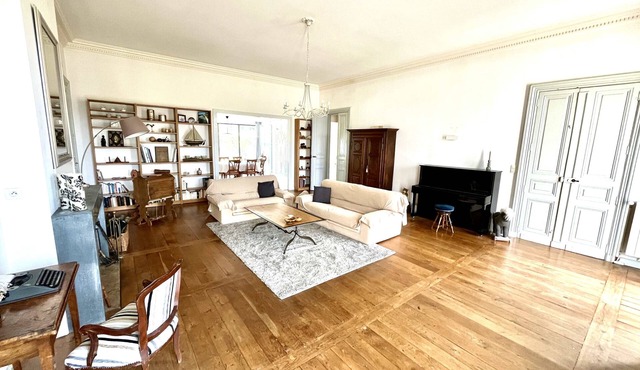 Historic F6 residence with Wifi and terrace