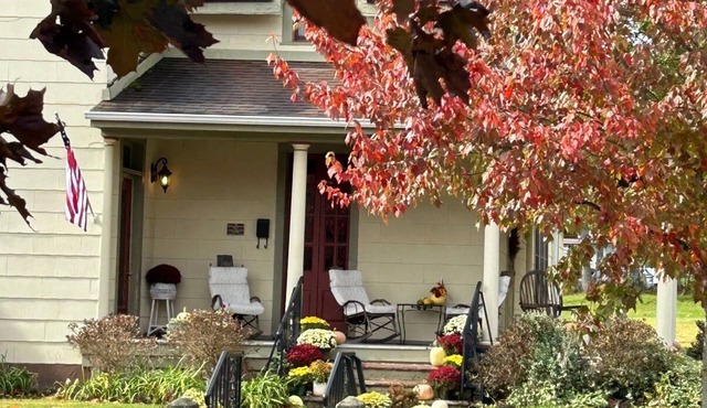 Historic Family 6-bedroom home on delightful 2nd Street in Oakland, MD