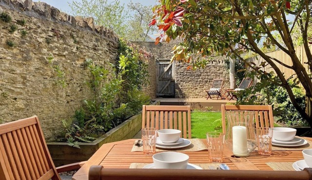 Historic Family Cottage - Garden - Central Frome