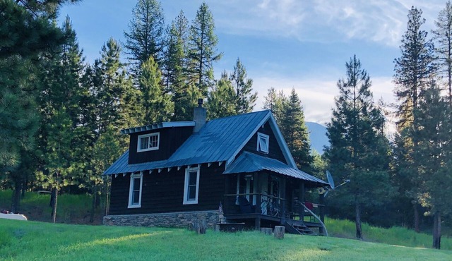 Historic Family Style Homestead Cabin