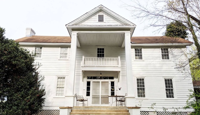 Historic farm stay in the heart of Alabama's Black Belt Region.