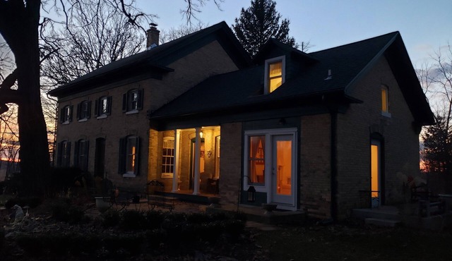 Historic Farmette - The Chicken Coop Inn