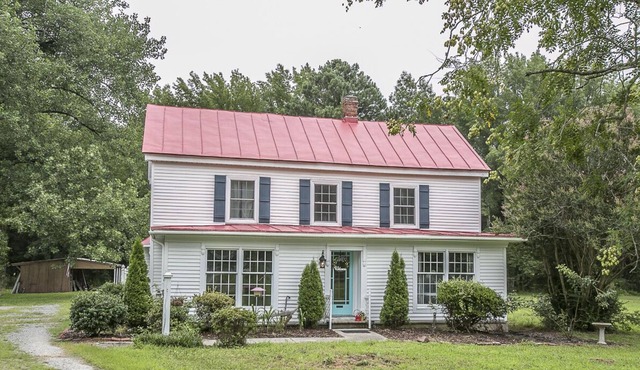 Historic Farmhouse. Peace & Quiet on 5 acres