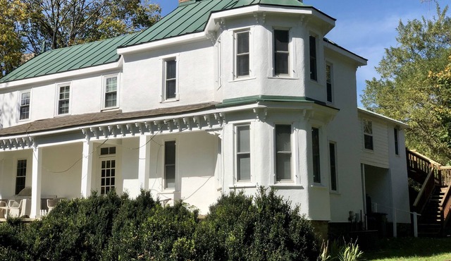Historic Farmhouse Suite in Virginia Hunt & Wine Country