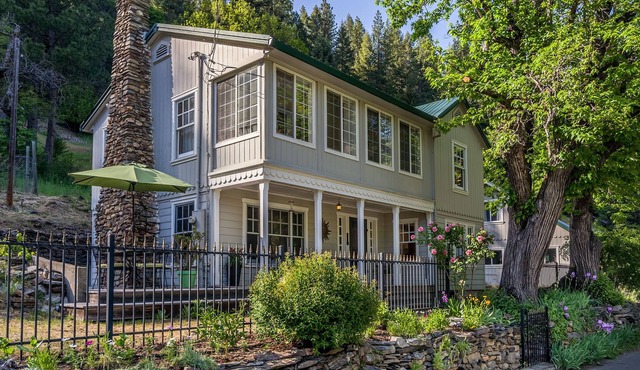 Historic Farmhouse at the end of town
