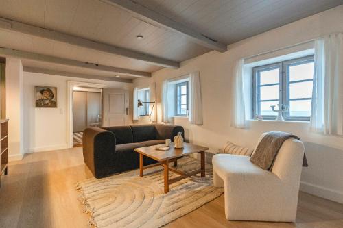 Historic Ferry House By Limfjorden In Sillerslev