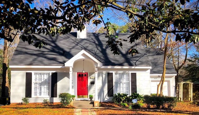 Historic Fondren 4 bedroom Quaint Cottage