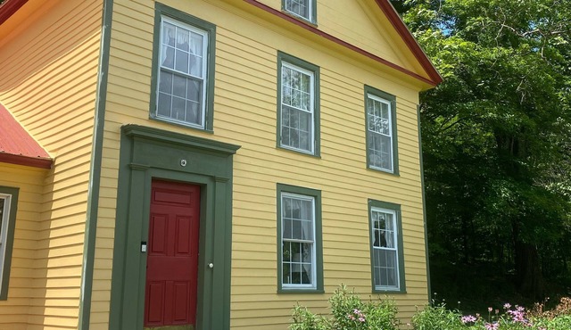 Historic former bed and breakfast - 15 min to Elk Mountain Ski Resort