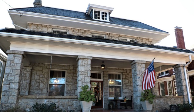 Historic Gem in Old West End, Handicap Accessible