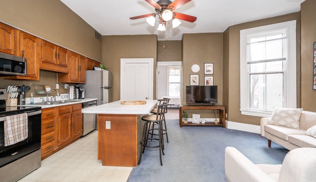 Historic Gem Russell Suite 3 – A Downtown Dream! Walk to Dining & Riverfront