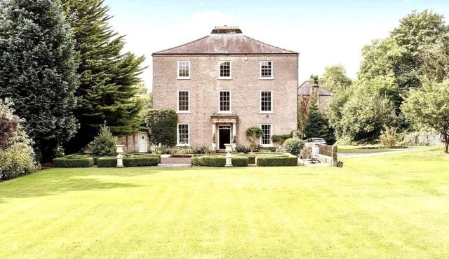 Historic Georgian Villa in Richmond by the River Swale