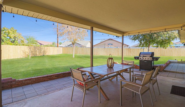 Historic Glendale Home with Huge Yard! Minutes from Shopping