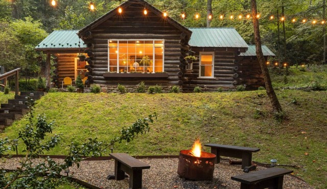 Historic Glenna Cabin in the Florence Preserve