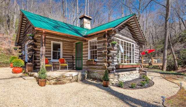 Historic Glenna Cabin