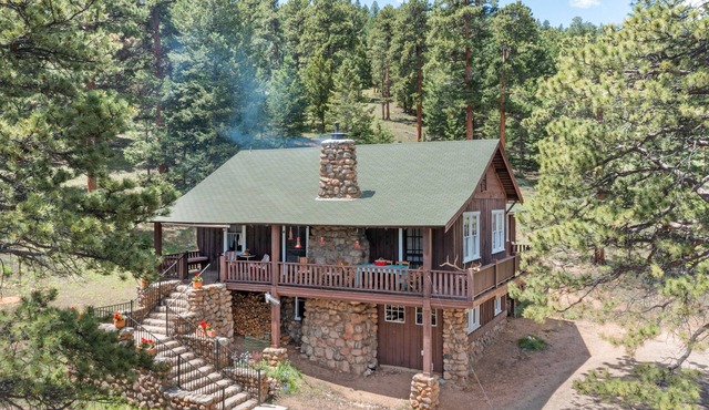 Historic Griggs Cottage Built 1914, Sleeps 10, YMCA Pool & Stables, 3 mi to RMNP