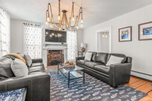 Historic Gurdon S Allyn House, Walk to Seaport