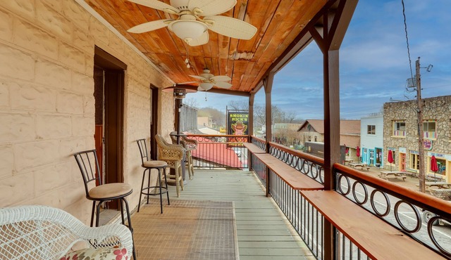 Historic Hardy Home w/Game Room on Main Street