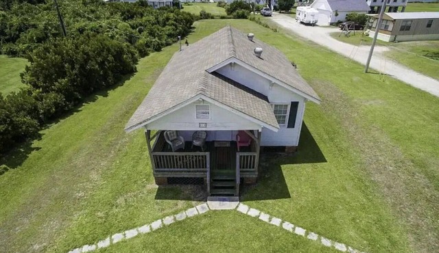 Historic Harkers Island Bungalow