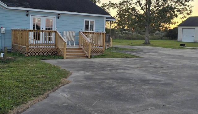 Historic Hideaway- Beautiful 3-bedroom in the quaint fishing village Engelhard.