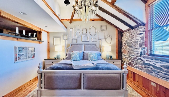 Historic Hideaway with King Bed & Spa-Inspired Bath
