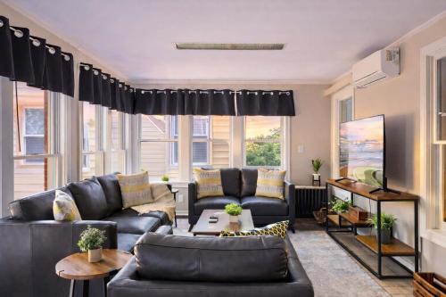 Historic Highlands Retreat Prime Location Gem