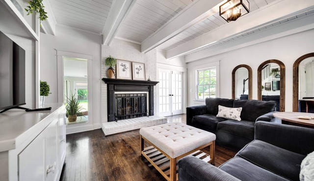 Historic Holloway Haven in DT Franklin w/fire-pit