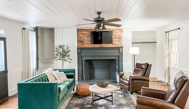 Historic home by Dogwood Lake/Glendale