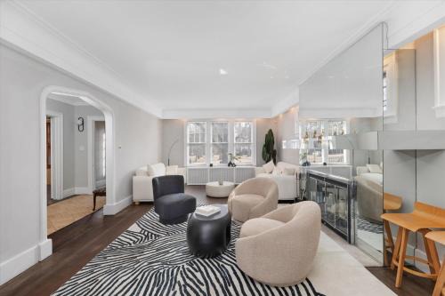 Historic Home, Chic Living Near Motown & Midtown