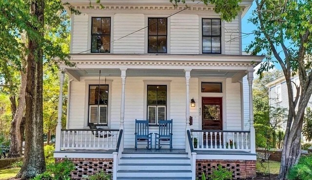 Historic Home in Downtown Wilmington - One Block from Riverwalk -King Size Beds