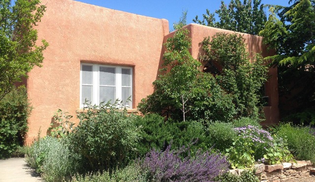 Historic Home in Heart of Old Santa Fe, Quiet, Big Hot Tub, Private Walled Patio