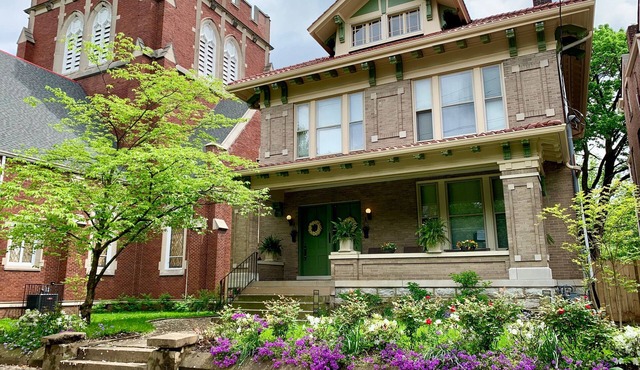 Historic Home in Old Louisville with deck and courtyard