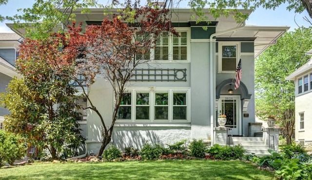 Historic Home in the Heart of the City on Street Car Line