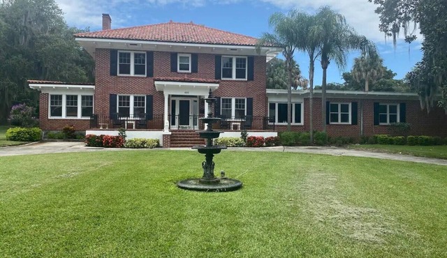 Historic Home Located Directly on Lake Harris