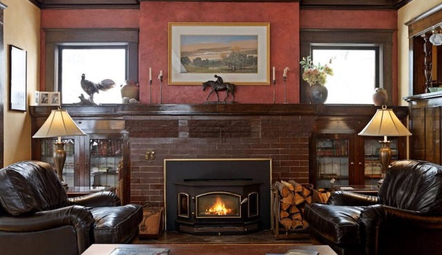 Historic Home Near Downtown Kalispell & Pool Table