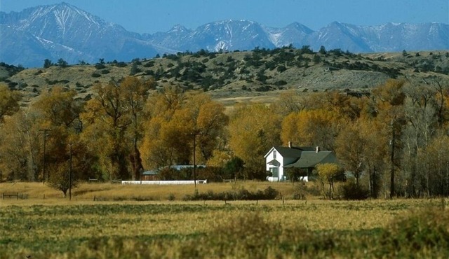 Historic Home on 800 Acre Ranch on Banks of Yellowstone River